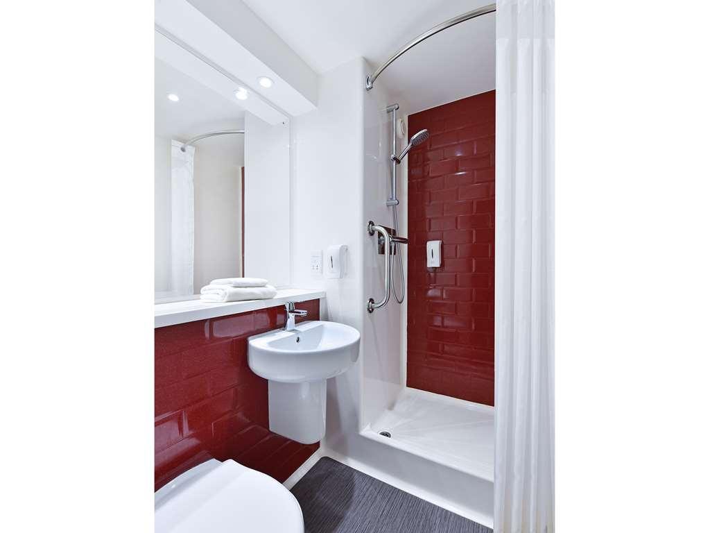 Travelodge Hotel Macclesfield Central Habitación foto
